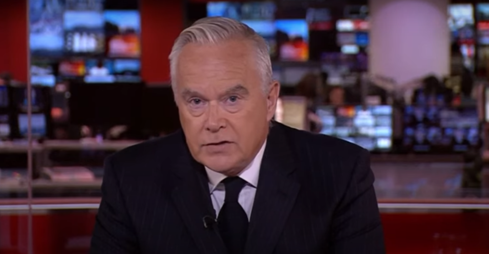 Huw Edwards Biography