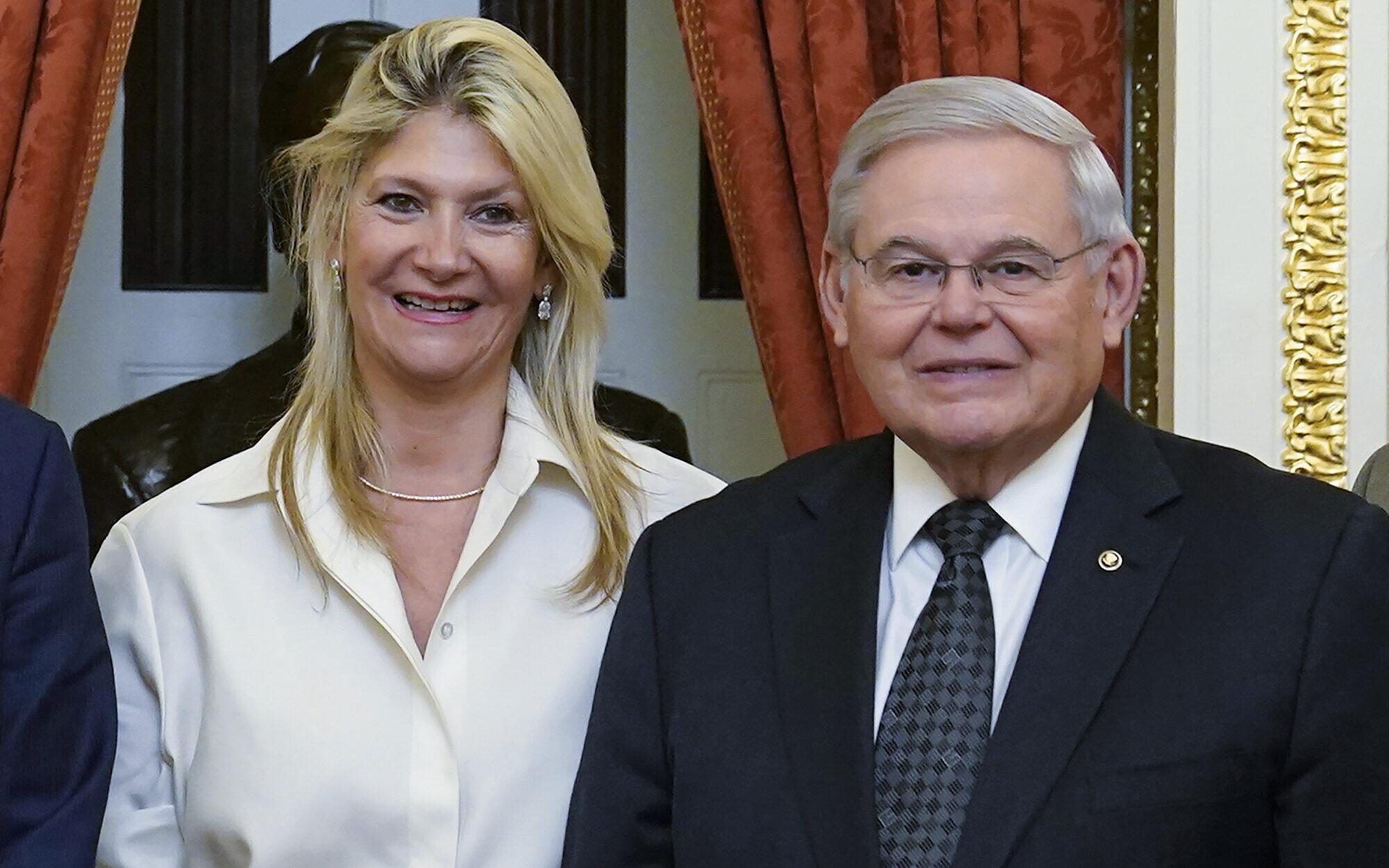 Bob Menendez Wife - Who is Bob Menendez married to? 