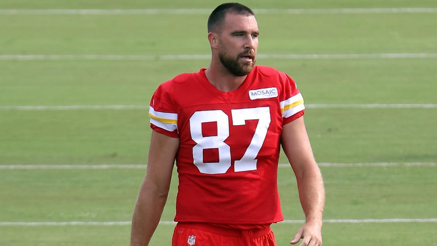 Travis Kelce Age 2024 Manon Rubetta