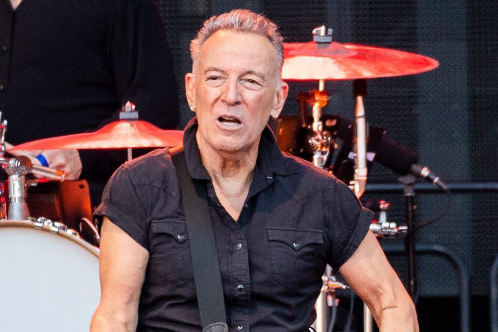 Bruce Springsteen biography, age, career, net worth, parent, wife