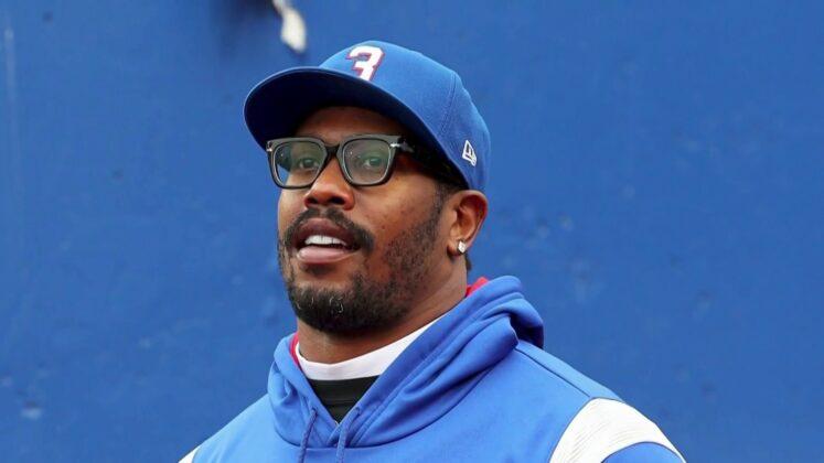 Von Miller facts: Linebacker's age, net worth, girlfriend, kids ...