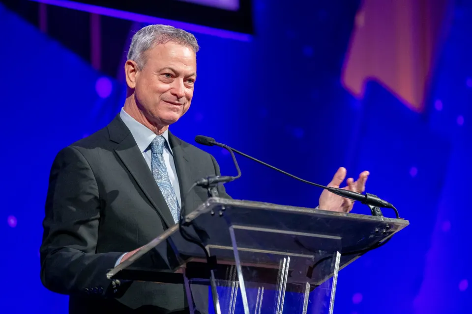 Gary Sinise Bio: Age, Parents, Siblings, Wife, Children, Net Worth